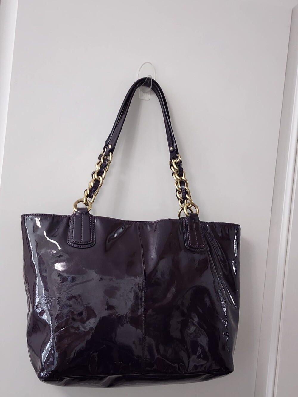 Coach Plum Purple Patent Leather Chain Tote Bag Leather Hangtag Gold Hardware - Picture 6 of 11